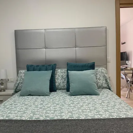 A Estrenar Preciosa Suite-centrico-con Jardin Y Porche * Torremolinos