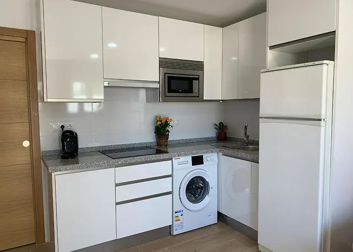 Apartamento A Estrenar Preciosa Suite-céntrico-con Jardín Y Porche Torremolinos