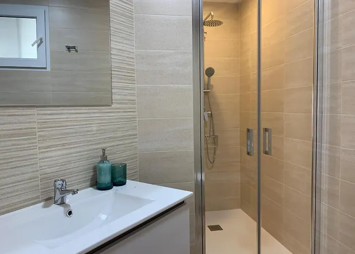 A Estrenar Preciosa Suite-céntrico-con Jardín Y Porche * Torremolinos