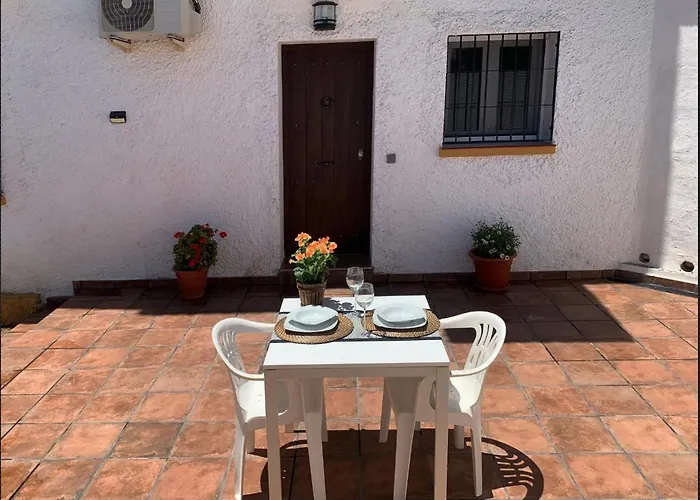 A Estrenar Preciosa Suite-centrico-con Jardin Y Porche * Torremolinos
