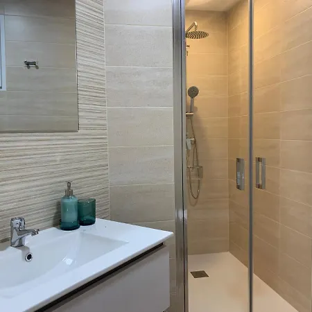 A Estrenar Preciosa Suite-centrico-con Jardin Y Porche * Torremolinos