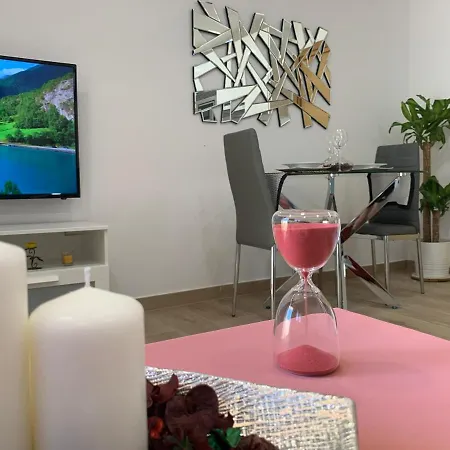 A Estrenar Preciosa Suite-centrico-con Jardin Y Porche * Torremolinos